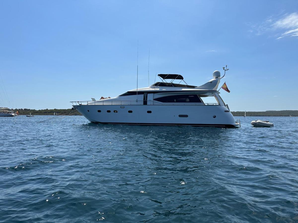 Отель Yacht 20Metros Сан-Адриан-де-Бесос Экстерьер фото