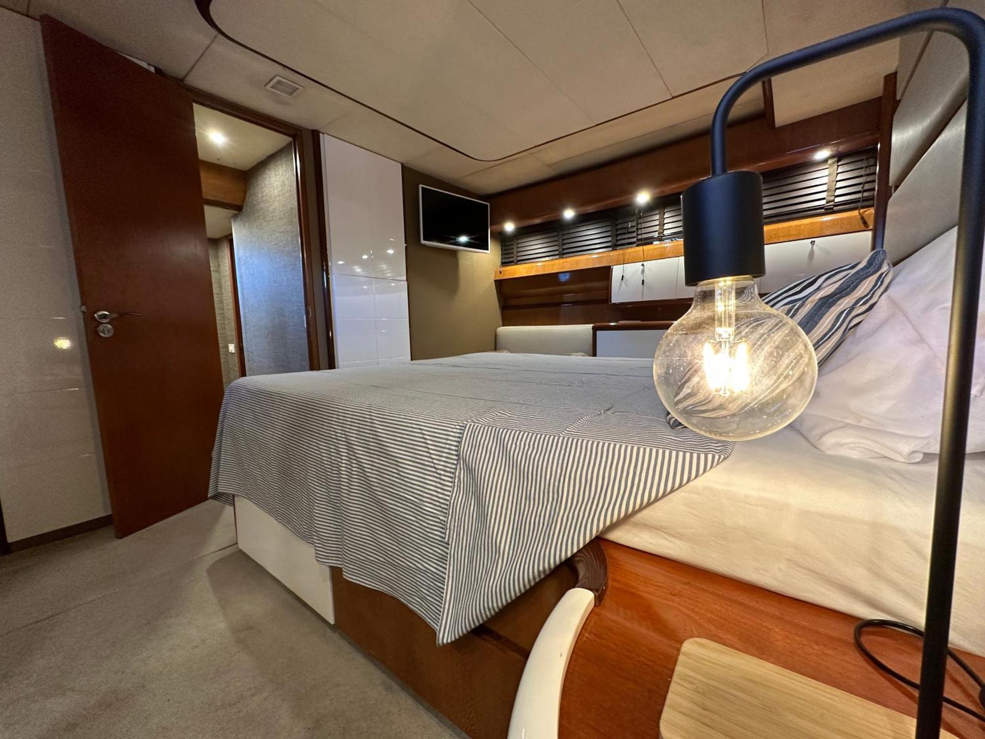 Отель Yacht 20Metros Сан-Адриан-де-Бесос Экстерьер фото